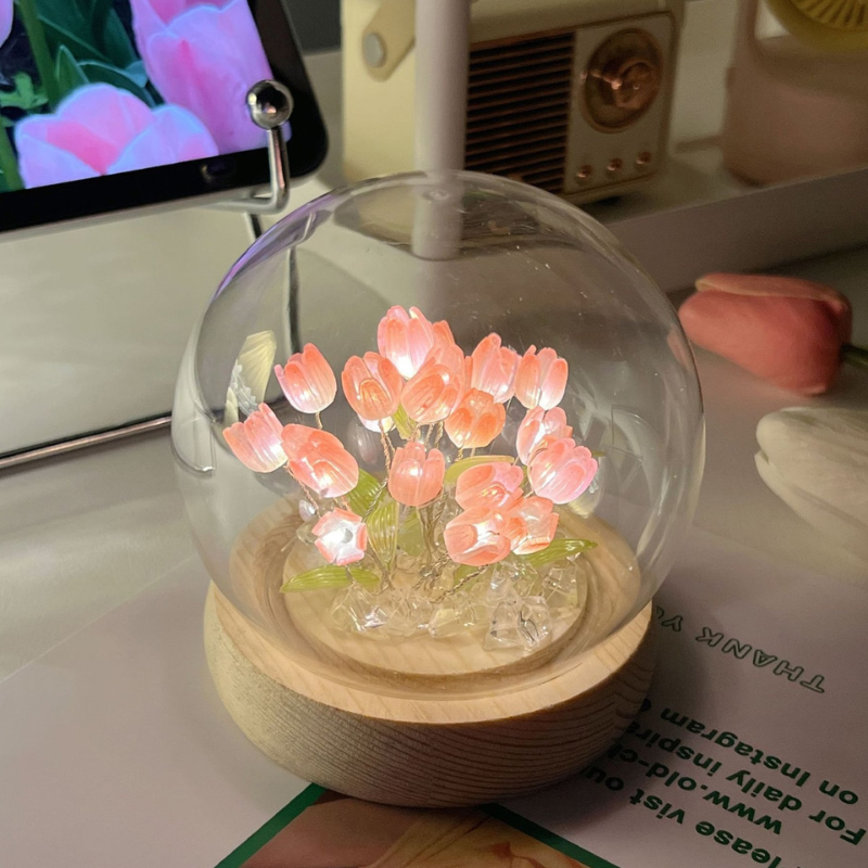 DIY tulip lamp – Soft floral light