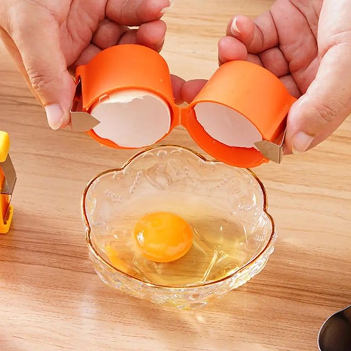 Efficient egg cracker – Open your eggs effortlessly