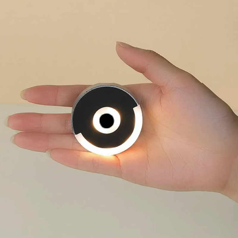 Éclairez votre sac instantanément, même dans le noir total