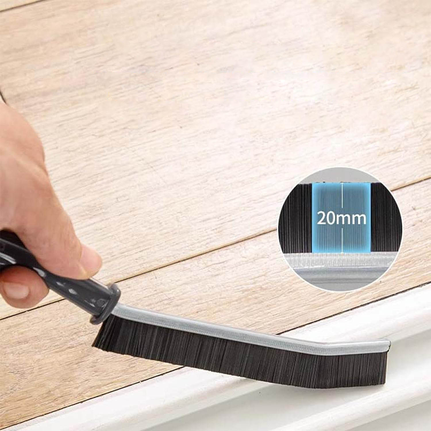 Curved cleaning brush with ultra-fine bristles