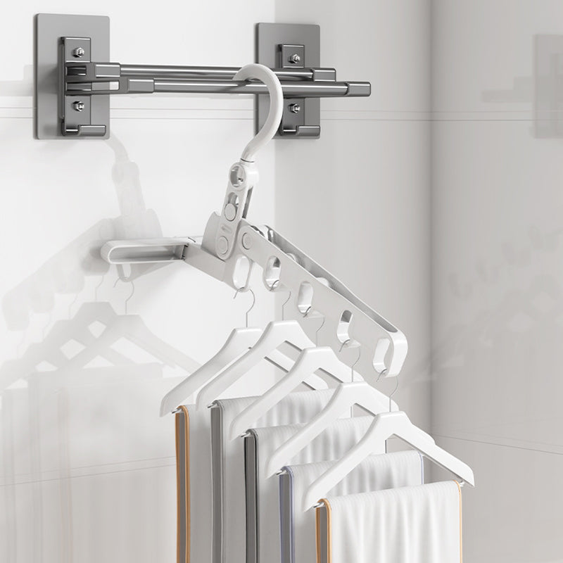 Foldable and portable hanger – Ideal for travel 