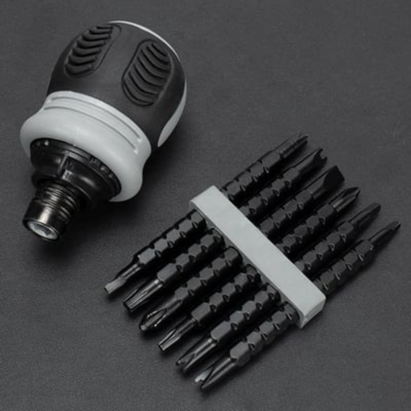 Compact and adjustable screwdriver for precise screwing 