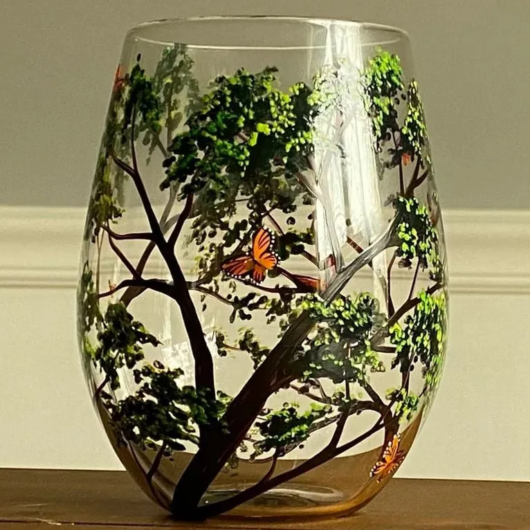 Hand-painted glasses inspired by the four seasons 