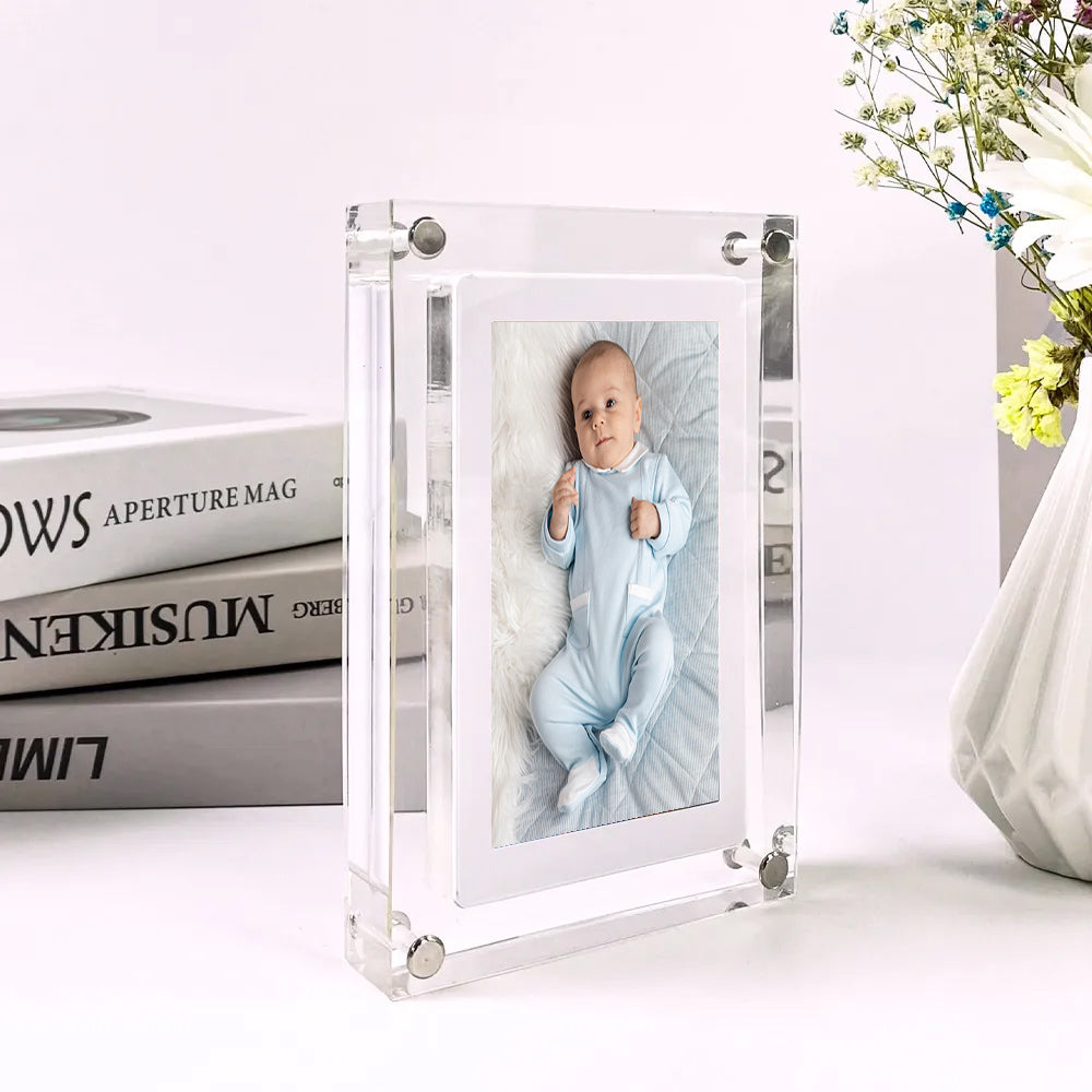 Light digital frame for unforgettable memories 