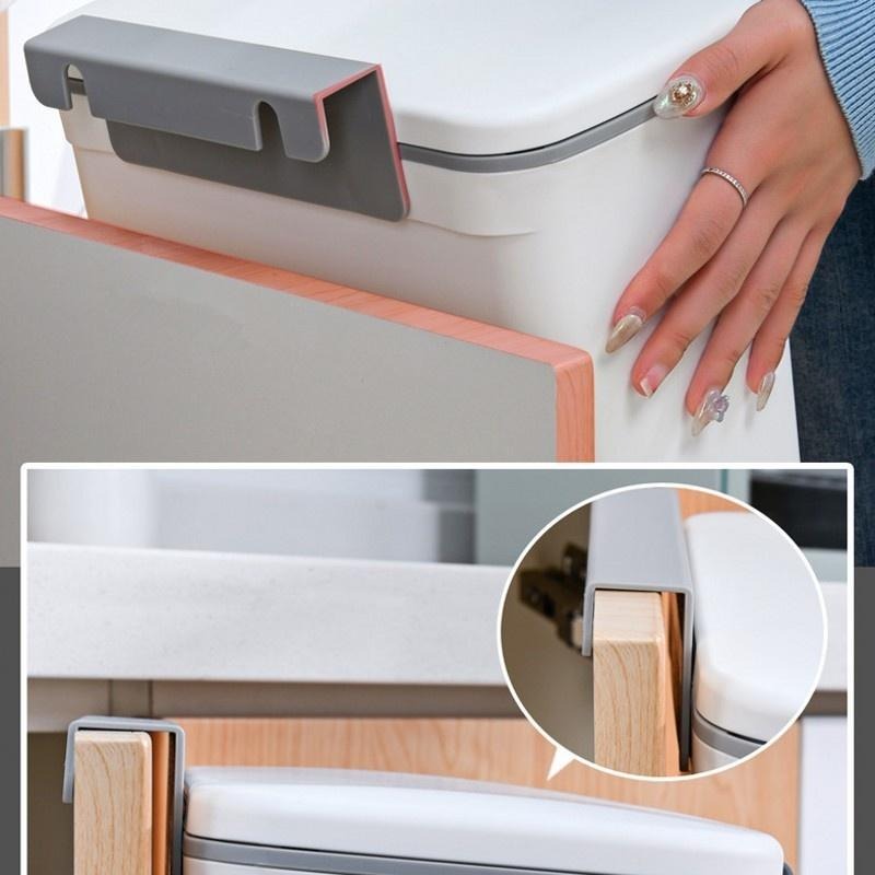 Hanging leak-proof and odor-proof trash can for a spotless kitchen 