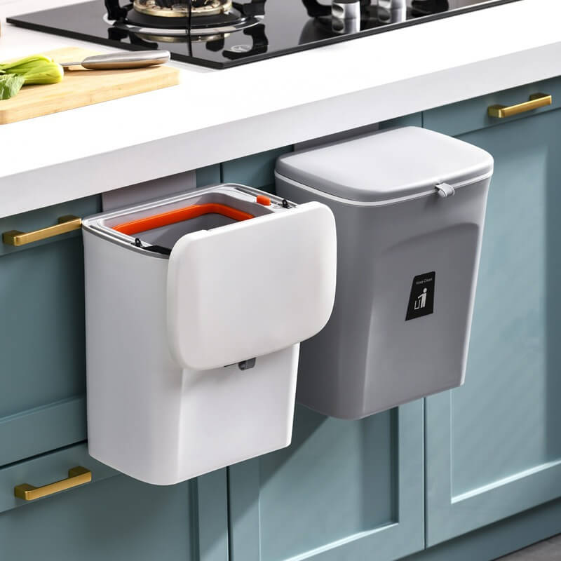 Hanging leak-proof and odor-proof trash can for a spotless kitchen 