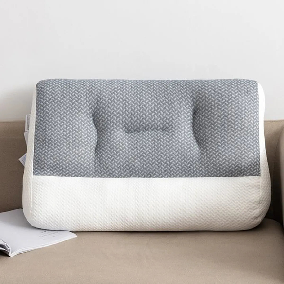 Memory foam pillow for a tension-free sleep 